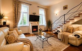 Sabin Apartments Private Parking